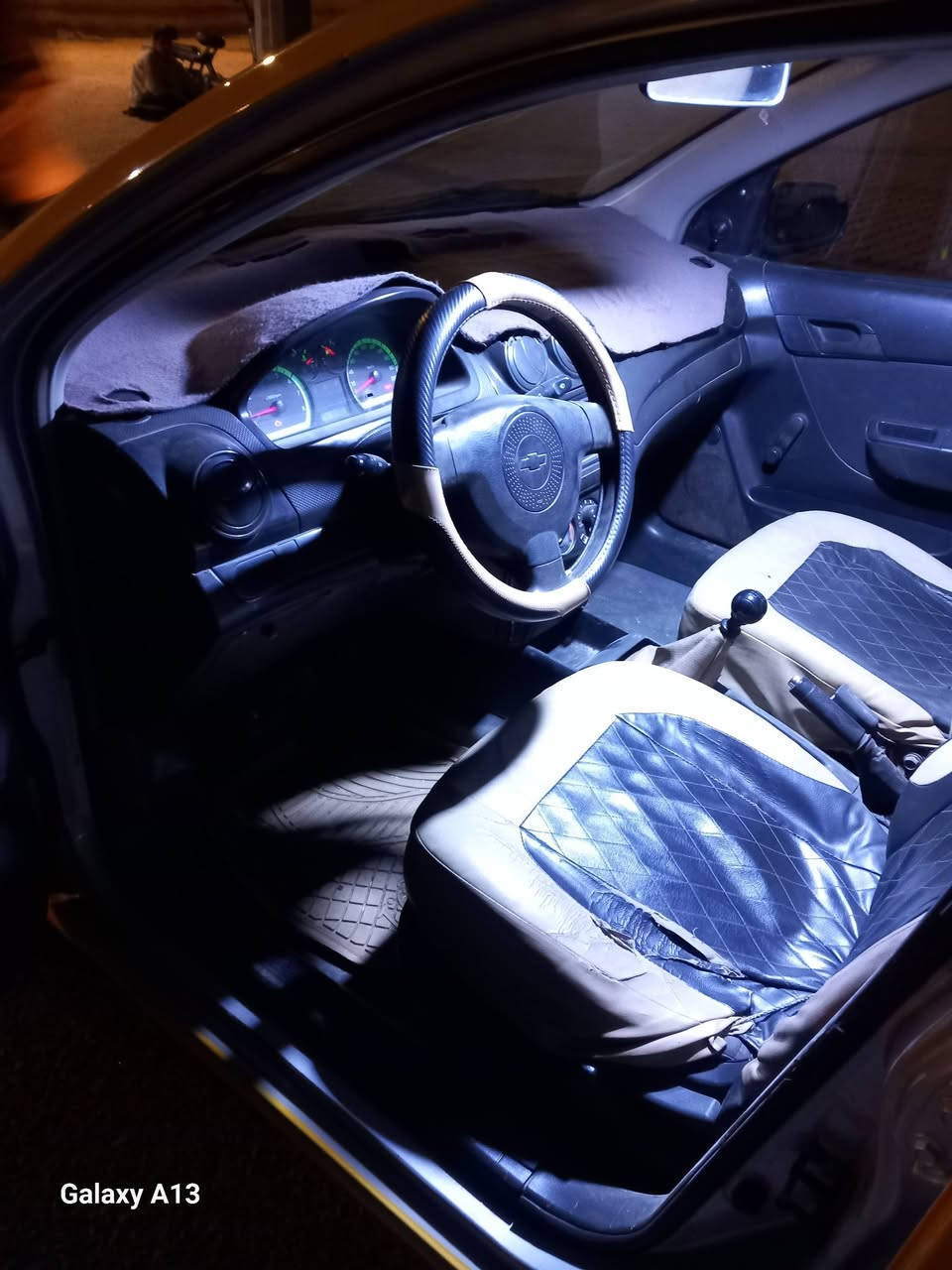 واحد عمارة أفيو مديل 2008 مكفولة مكينة كير تبريد صدر حدادية تخم تاير كهربئياتهة كلهة شخالة سنوية مجددة مصفرة هيئة وغرامات السعر ٣٨ بيهة مجال قليل اتصل وخادم واساب موجود لاضربة ولاتبديل واساب موجود ***********   ?????رقم مميز ٣ارقام
