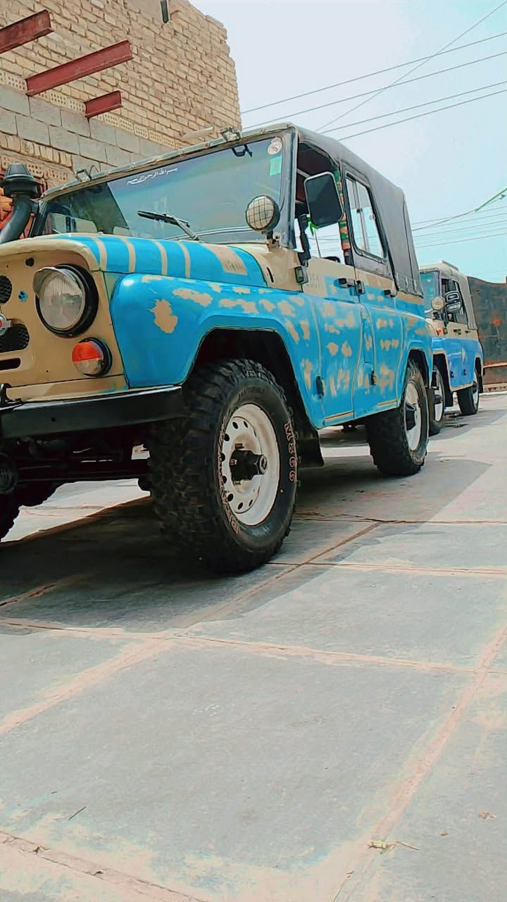 سلام عليكم 2005للبيع سياره كفاله عامه سياره داخل وخارجي بلدي كهربائيات جدد تحوير  دسكات كير عادي مكينه ونجي شراي يتصل ***********
