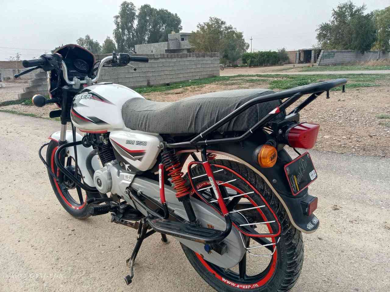 سلام عليكم بوكسر للبيع مديل 2020اوراق كاملة محرك مامفتوح كهربائيات كلهة شغالة المكان  ديالى جلولاء الشراي يتصل ***********
