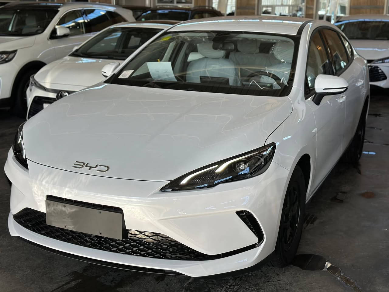 تدور سيارة شكلها فخم، صرفها قليل، ومليانة تكنولوجيا؟💯🦾
الحل وصل — BYD Seal 5 الهجينة الجديدة!
✨ ليش تختارها؟
🔋 هايبرد ذكي
تمشي على البنزين والكهرباء = صرفية قليلة جداً وتعبّي أقل
⛽ توفير خرافي بالوقود
مناسبة للدوام والمشاوير اليومية بدون ما تخاف من المصروف
🚀 أداء قوي وناعم
تسارع ممتاز وسواقة مريحة داخل المدينة وعلى الخط
🧠 تكنولوجيا حديثة
شاشة كبيرة وسطية
نظام ذكي متكامل
كاميرات وحساسات
تشغيل بدون مفتاح
🛋 داخلية فخمة وواسعة
راحة للسايق والركاب + تصميم عصري يفتح النفس
🛡 أمان عالي أنظمة ثبات + فرامل متطورة + حماية متكاملة
💎 شكل رياضي جذاب
سيارة تخليك مميز بالشارع
📍 مناسبة للعائلة، للموظف، وللي يريد سيارة عصرية مو بس شكل — أداء وتوفير فعلي
.
.
.
🌐 بغداد /معارض البياع 📍
📩 للحجز والاستفسار راسل الصفحة خاص
او اتصل :
☎️***********
☎️***********
