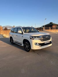 لاندكروز • ٢٠١١ • ١٩٦٠٠٠