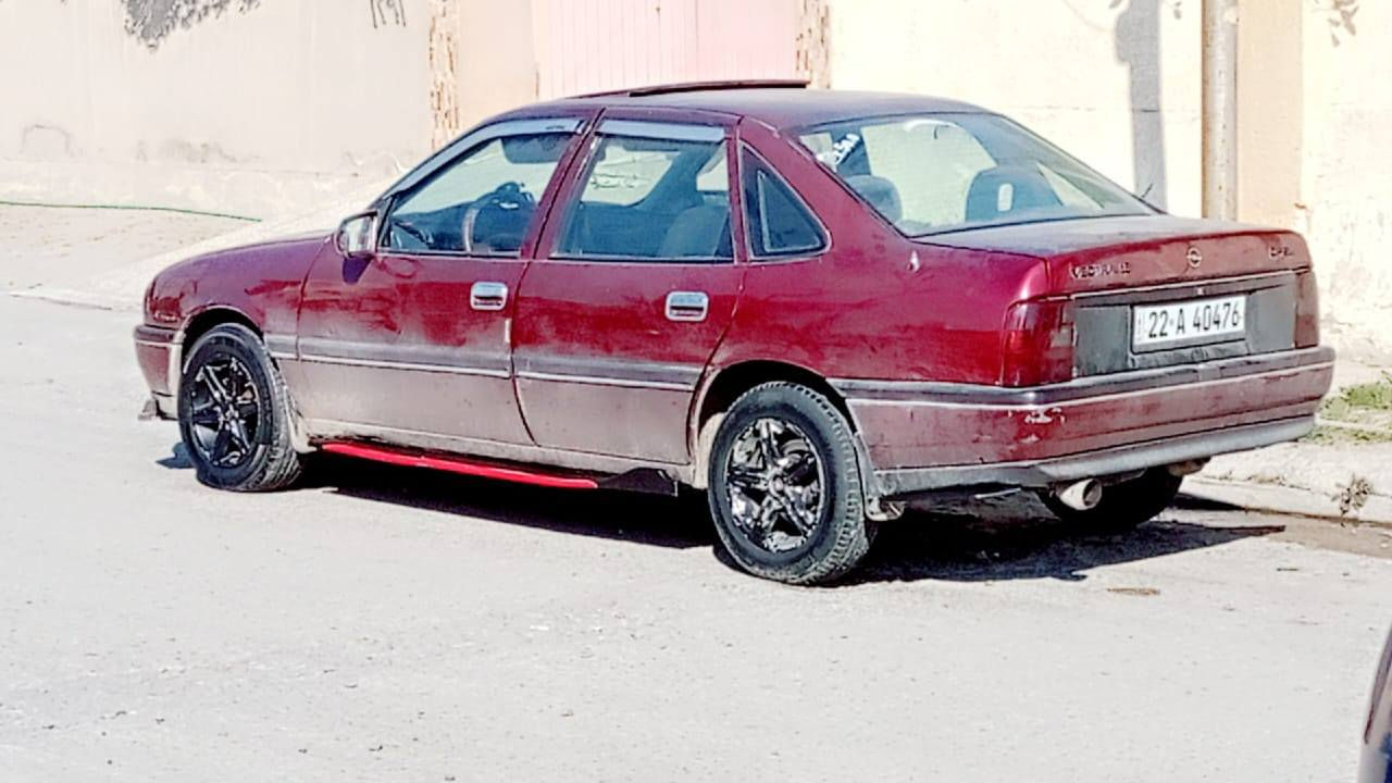 فكترا للبيع أو مراوس بسيارة احدث و انطيك الفرق اقصاد حسب القناعة  حجم 18 محرك و كير شرط موديل 93 رقم اربيل شرط التحويل سنوية جديدة رقم مسطرة سيارة نضيفة ما تصرف عليها كلشي مكانها موصل الرشيدية للاستفسار اكثر الاتصال ***********
