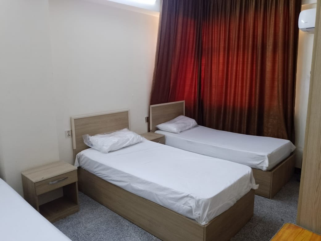 ‎#شقق_مؤثثه_للايجار
‎#اقسام_داخليه
‎يوجد شقق مؤثثة ومكيفة درجه اولى
‎لطلاب الجامعات  
‎(#البكلوريوس  #الماجستير #الدكتوراه  ) و#الموظفين . 
‎وللعوائل من خارج بغداد وخارج العراق 
‎المجمع يحتوي على 
‎*  مولده 24 ساعه متواصله بدون انقطاع 
‎*  المجمع مراقب بالكاميرات
‎*  يحتوي على نظام حمايه الباب الرئيسي
‎سارع بالحجز 🙂♥️
‎العنوان بغداد _حي البنوك قرب مركز القدس 
‎للحجز للاستفسار  اتصل على الارقام 

***********
***********
