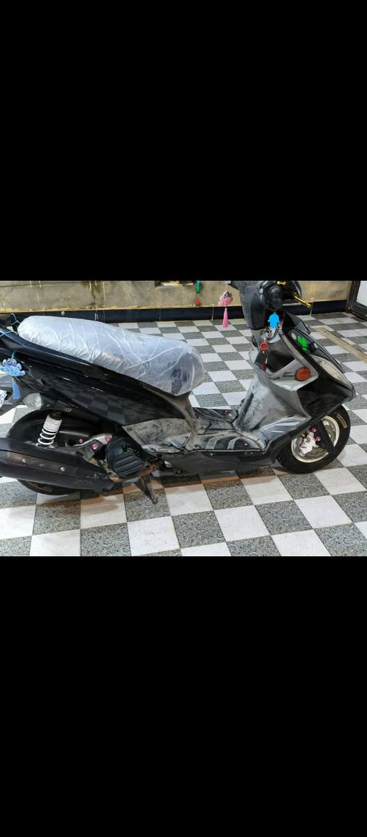 سلام عليكم دراجه جي تي ار كفاله مكينه ما مفتوحه دراجه كله شغاله كهرباياته كله شغاله دراجه حلوه مكاني رفاعي سعر 900بيه مجال ***********
