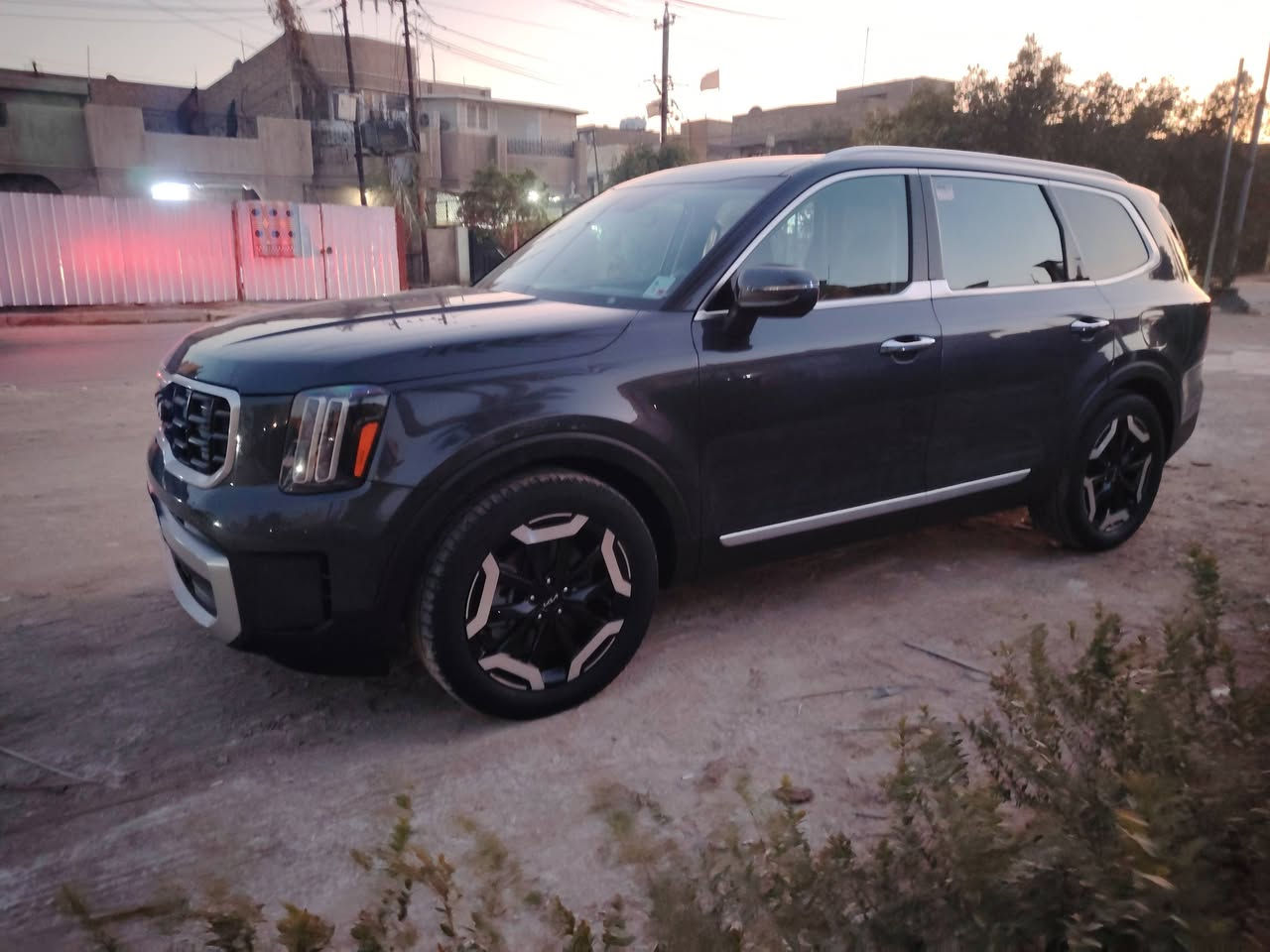 السلام عليكم كيا تيلورايد موديل 23 بدون ايرباك بدون تبديل رقم بغداد باسمي موصفات S فتحة ماشية 21 للاتصال *********** سعرهة 270 مكانهة بغداد الأمين
