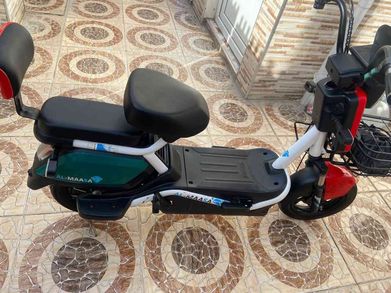 ماطور شحن أخو الجديد نوعية الماسه 4 بطاريات كبار وبشرط السرعه 60 تشغيل عن بعد شاشه  مكان أربيل سعر 225الف ومجال
***********
