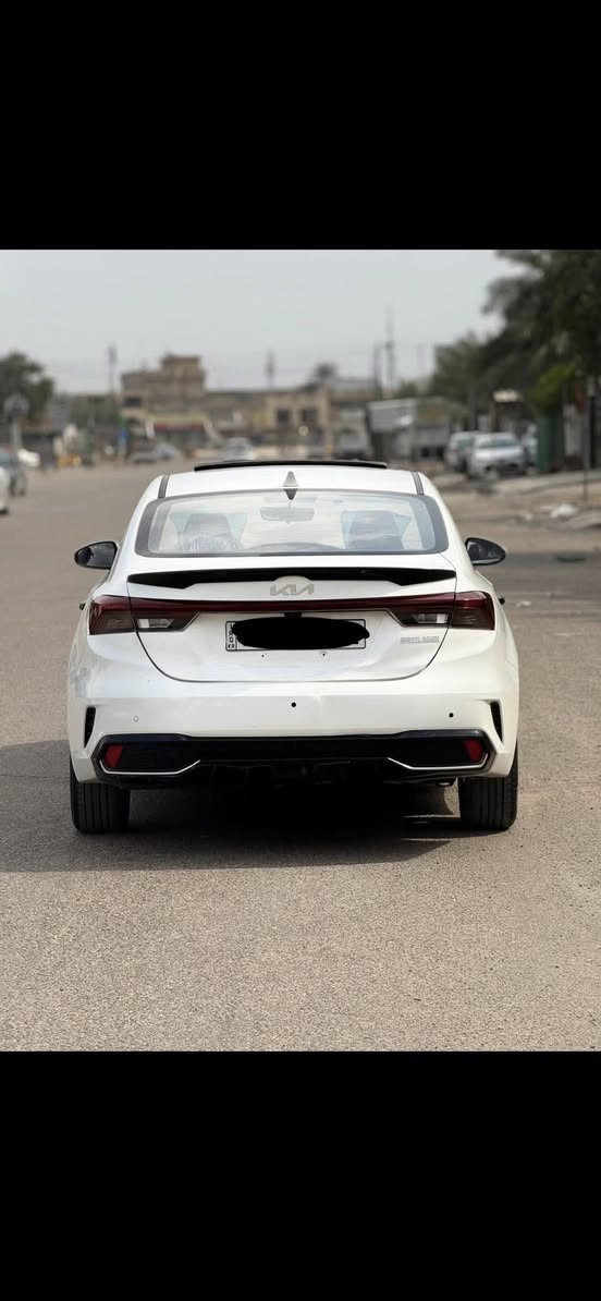 كي3 تجميع صيني موديل 2022 فول مراصفات 1/1 سياره بيها صبغ قبق صندوك وجاملغ بدون اي دواخل ماشيه 40 الف بصمه تشغيل عن بعد شحن لاسلكي فتحة سقف لدات اماميه وخلفيه وباقي المواصفات المعروفه مكان السياره واسط السعر 120 
***********
