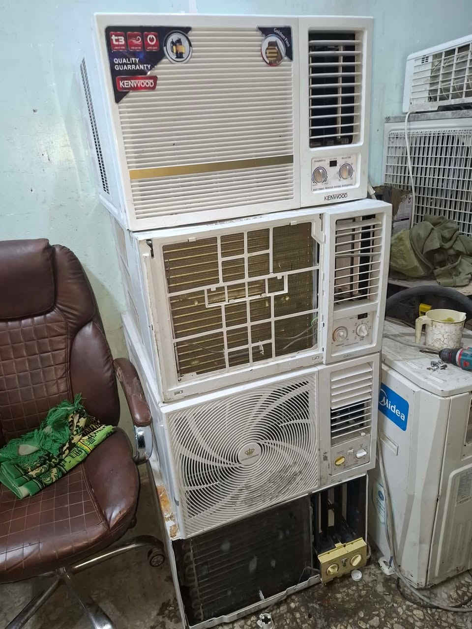 المكيفات عله ٢٠٠ الف
  كل شغال تبريد تدفئه 
ثلاجه ١٥٠
مجمده عاموديه ١٠٠ الف 
ثلاجه زغيره ٣٥ الف 
براد ٣٥ الف بس بارد
العنوان بغداد الشعب


**إذا كنت صاحب هذا الإعلان وتريد حذفه لأي سبب، رجاءا أرسل رسالة إلى الدعم الفني**