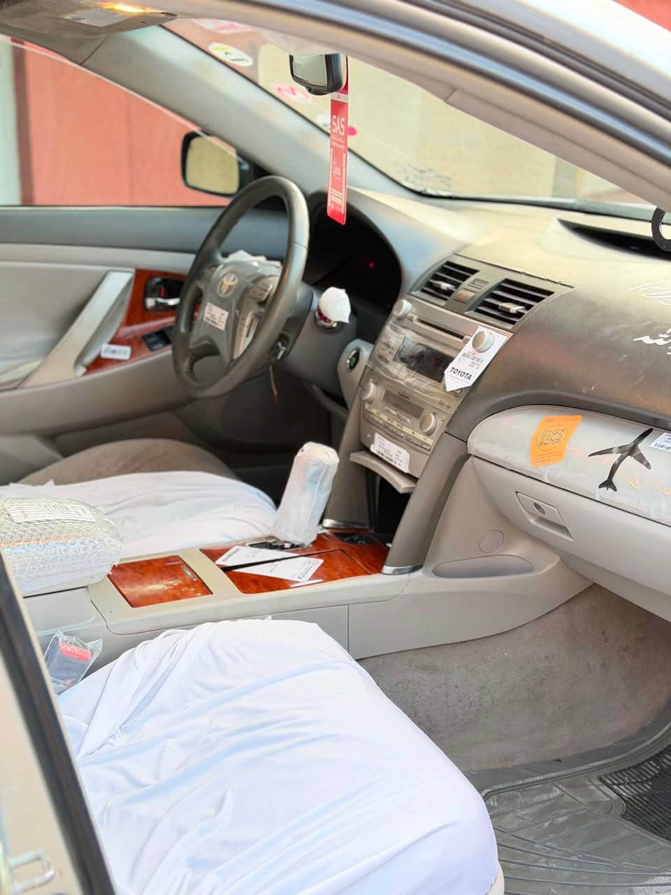 كوردي --عربي 
كامري V6 2011 ماسفات افلون سيارة VIPكلش  قليل نفس هاي مواصفات سيارة بل كارتون📦🩶 
جاهزة مابي نقس الف دينار  
بيها قطع و ربع بونيت و ربع جاملغ صبخ  معرك مامفتوع بشرت سيارة معرك كير افلون 
كشنات تدفي حار  سيارة بسمة فتعة پردة كاهرباي بلادي 
كشنات جلد كشنات سياعي كشنات كاهربائي فول فول فول مواسفات ماكو كامري نفس هاي مواسفات رقم سنوي  جديد نفس يوم تعويل مكان سيارة اربيل سعر (105$)   
رقم واتس ( ***********)
                           كوردي 
كامري V6 2011مواسةفات ئةڤةلون   VIP لةو مواسةفاتة زور كةمة كوشين جلد كوشين گةرم كوشين سياعي كوشين كارةبايي بةسمة سلايد پةردة بيلاد  سپورت بيلا دنيا مواسةفاتي تر مةكينةي نةكراوةتةوة هةمو شتيكي جاهيزة رقم سةنةوي نوية  سةيارةكة ناو كارتونة📦🩶 
هةمو شتيك بةشةرت كامري لةو مواسةفاتة زور كةمة 
سعر (105$) شويني سةيارة هةولير 
رقم واتساب(***********) أربيل, العراق
