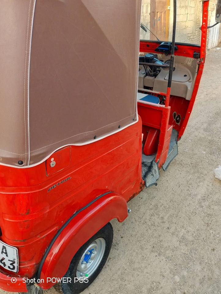 السلام عليكم التوك توك للبيع جديد كلشش رقم ديالى وباسمي  واوراقه اصوليه 
موديل 18 شهر 12 كفاله عامه سعر5 ملايين وبي شي بسيط 
للاستفسار ‭0771 129 6451‬
ابو رسول مكاني كاطون الرازي
