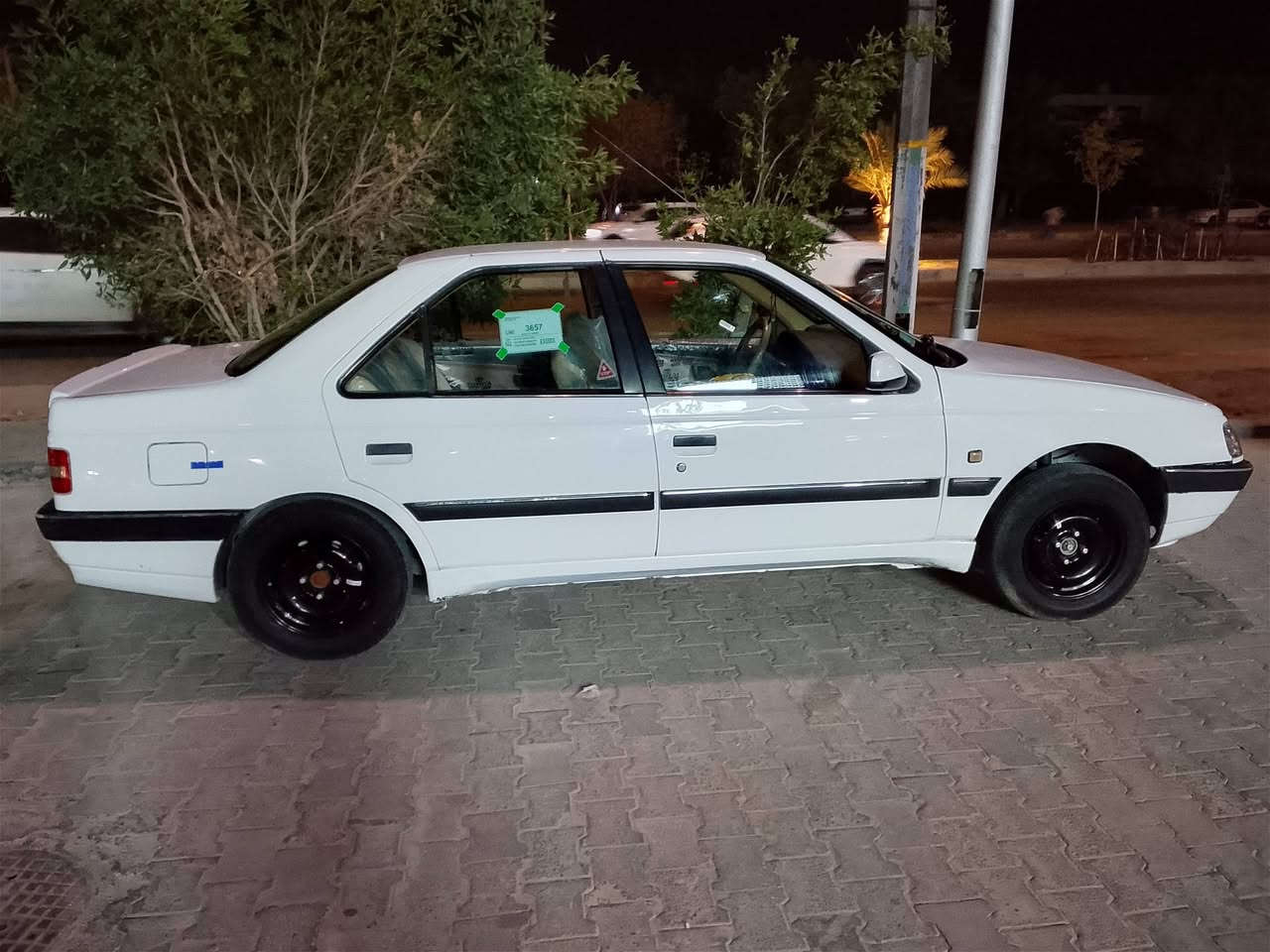 السلام عليكم بيجو مديل 13 رقم بغداد انكليزي سنويه ل30 السياره كفاله عامه لا صبغ لا تبديل لا ضربه مكينه طك كارتون فرنسي قطرته بلنص تبريد ثلج شرد كير جديد تخم تاير حداديه جديده السياره مال جناي مكان السياره نجف للاستفسار اكثر اتصل على الرقم ***********
