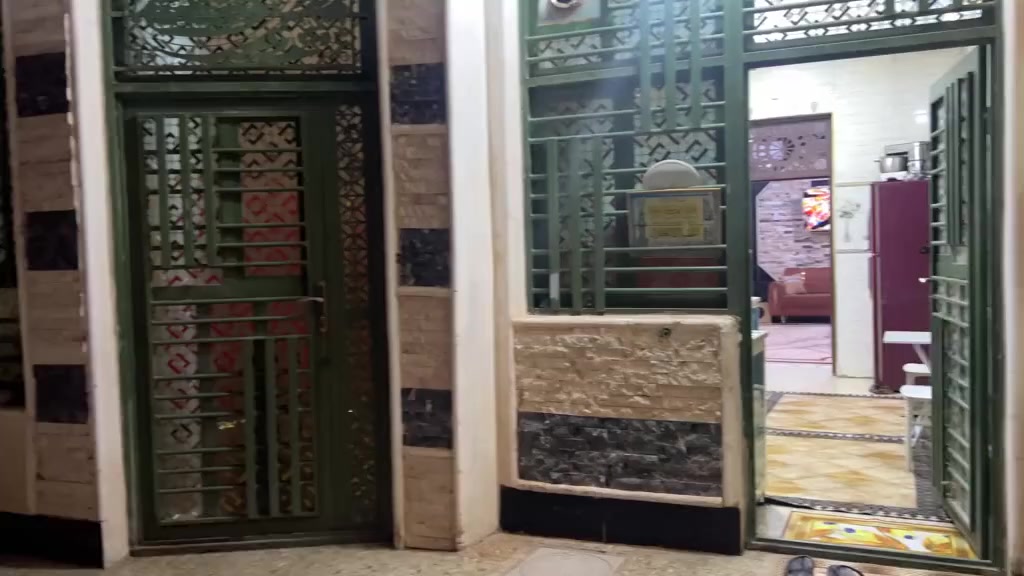 دار البيع مساحه ١٢٥ طابو الدار طابقين  البناء حديث ثاني فرع عن الشارع العام مدخل سيدعزال قرب سيطره الاتحاديه ***********
