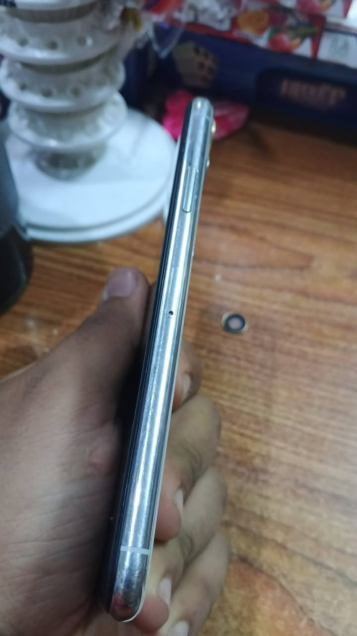 سلام عليكم شباب 11 برو ماكس لون ابيض ذاكره 64 بطاريه 86 بلاديه تلفون نضيف مستبدله شاشه  تلفون كل خلل مابيه عل فحص البيع او مراوس سعر 275 وبي مجال مكاني بغداد البياع حي تراث ***********
