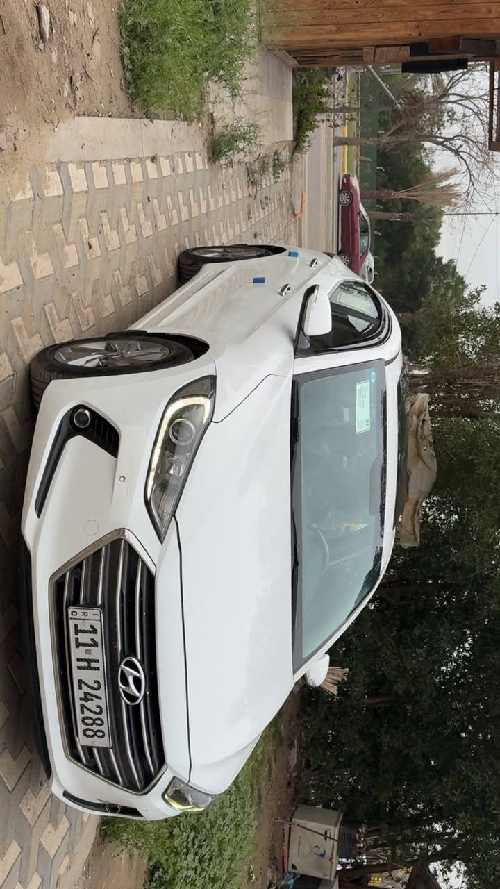 سلام عليكم الانترا خليجي  مواصفات ايراني VIP موديل 2017 علا فئه بل الانترات
فتحه 
بصمه 
رادار 
مري شفط 
اشاير بل مري 
مري قلاب من تنطي بك
كشنات كهرباء
كشنات تتفئه 
كشنات تبريد 
كشن ذاكره 
ستيرن تتفئه 
حساس امامي 
حساس خلفي 
لد امامي لد خلفي 
داخل قرميدي 
ثلاث انضمه قياده 
شاشه عطلات 
كروز سرعه
شاشه كامره
ماطور لايت تتحكم بيه صعود ونزل
خمس تجاوي 
جنطه ذكيه ترحيب عند الاقتراب مع المري 
بعد بيها مواصفات اكثر 
مكاني بغداد الشرطه الرابعه هاتف *********** السعر 145 ماكو هيج سعر بسوك كله سياره مكفوله عدا نص باب خلفي
