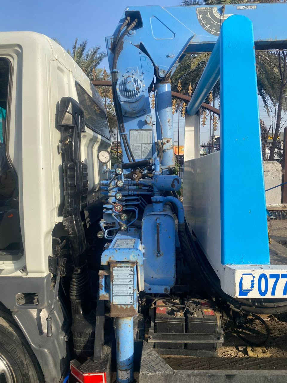 سلام عليكم ورحمه الله وبركاته للبيع كنتر بزون موديل 2003 سنويه كرين مكينه تخم تايرات باتريات جدد كرين 2 سلايتين مال حاويه جديد السياره بغداد بسمي تحويل ثاني يوم 
الموبايل. *********** 
السعر.  225 وبيها مجال شي بصيط
