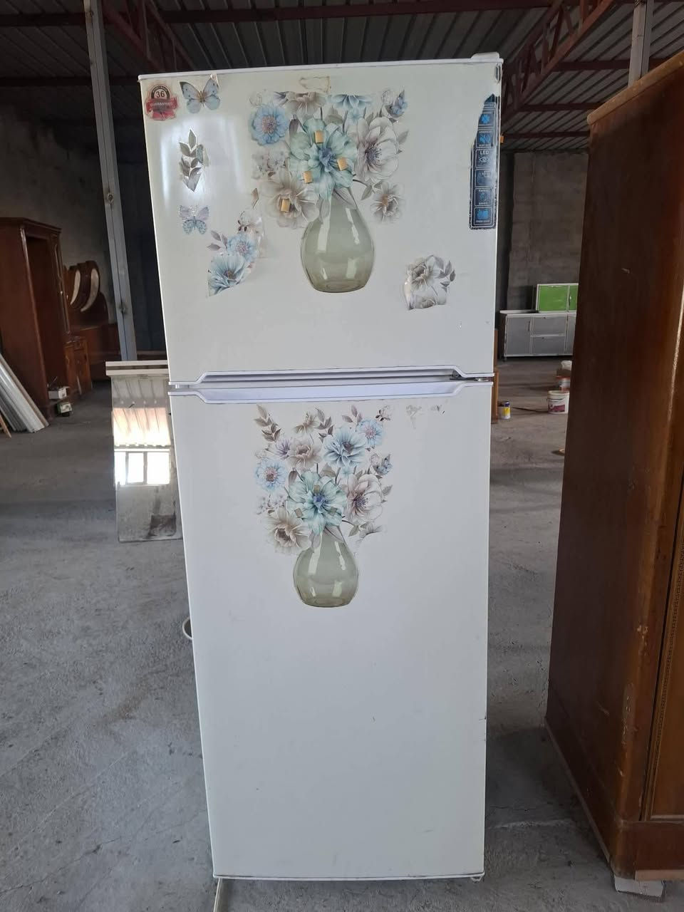 السلام عليكم  ثلاجات للبيع للاستفسار الاتصال على الرقم ***********
