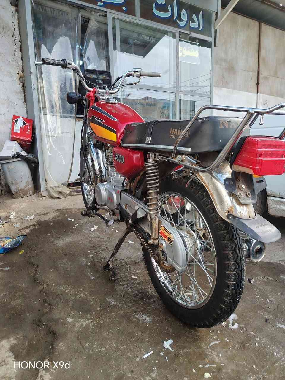 سلام عليكم أربعه كير كلك للبيع دراجه نضافه فول شوف عينك العنوان النجف حي الأنصار 
مديل 18 السعر 400 قفل الهاتف *********** غير متواجد مازنجر
