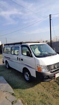 نيسان يورفان موديل2009 رغم بغداد السياره بلاديه بيه مكانات صبغ محرك كا...