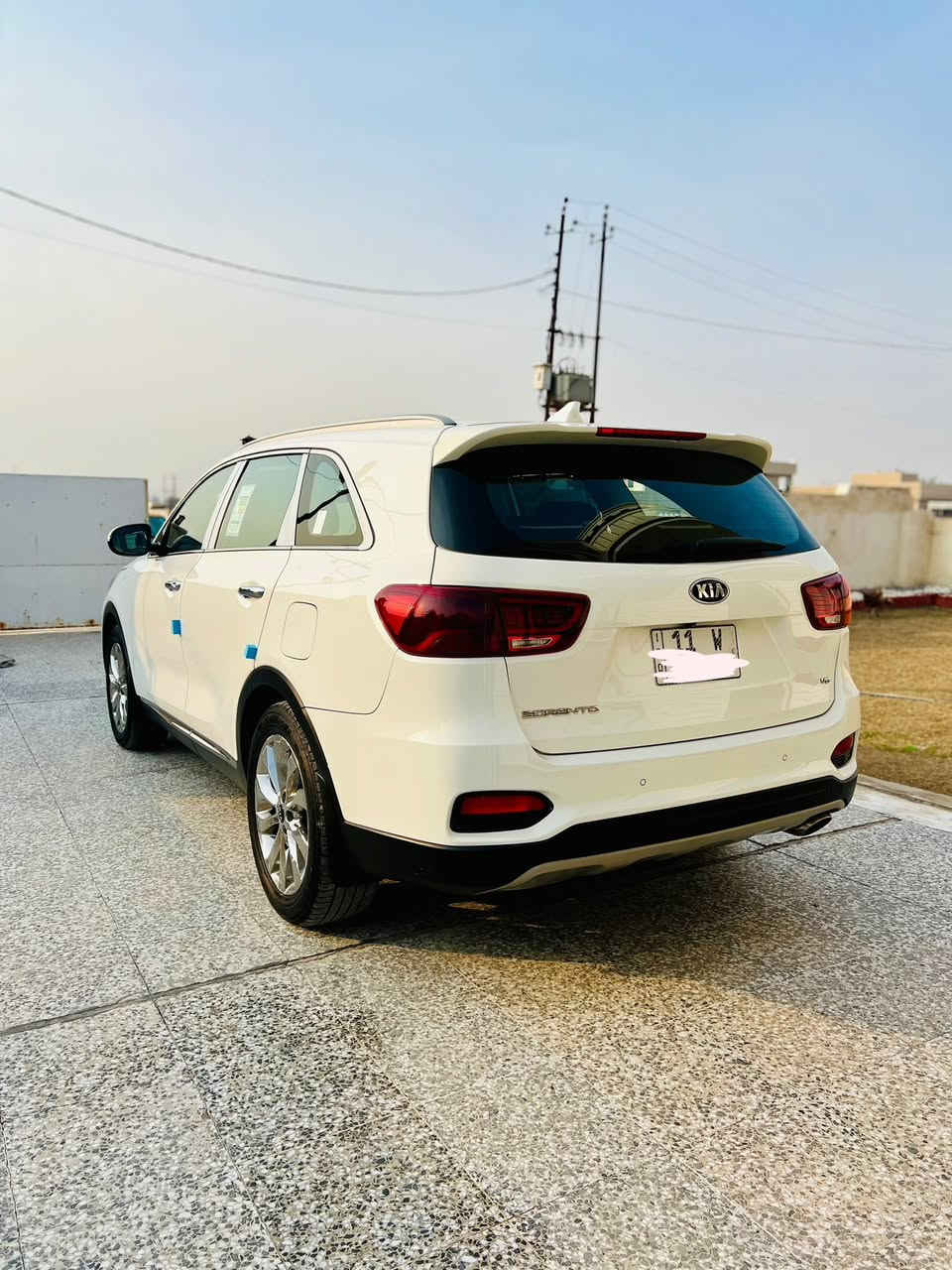 السلام عليكم سورنتو خليجي شركه الدوليه
فول موصفات عده بنرومه 

موديل 19جديده بوضع شركه 

رقم بغداد هزه وسنويه كله جاهزه بسمي تحويل مباشر 

كشنات كهرباء +جلد 

جنطه كهرباء .7راكب 

محرك 6سلندر 

تبريد شاشه وشاشه ابل كار 

تحكمات وحساس امامي خلفي ومري شفط 

بصمات 2وبصمه سياره كتلوكات والعده ممفتوحات 

سبير مانازل ويل كروم تبريد 3قطع 

باقي موصفات المعروفه 

سياره مكفوله من صبغ وفتح وتبديل فقط بارد باب خلفي بسيط كلش باقي مكفول 

عنوان بغداد 

لسعر 238بيها مجال بسيط 

***********
