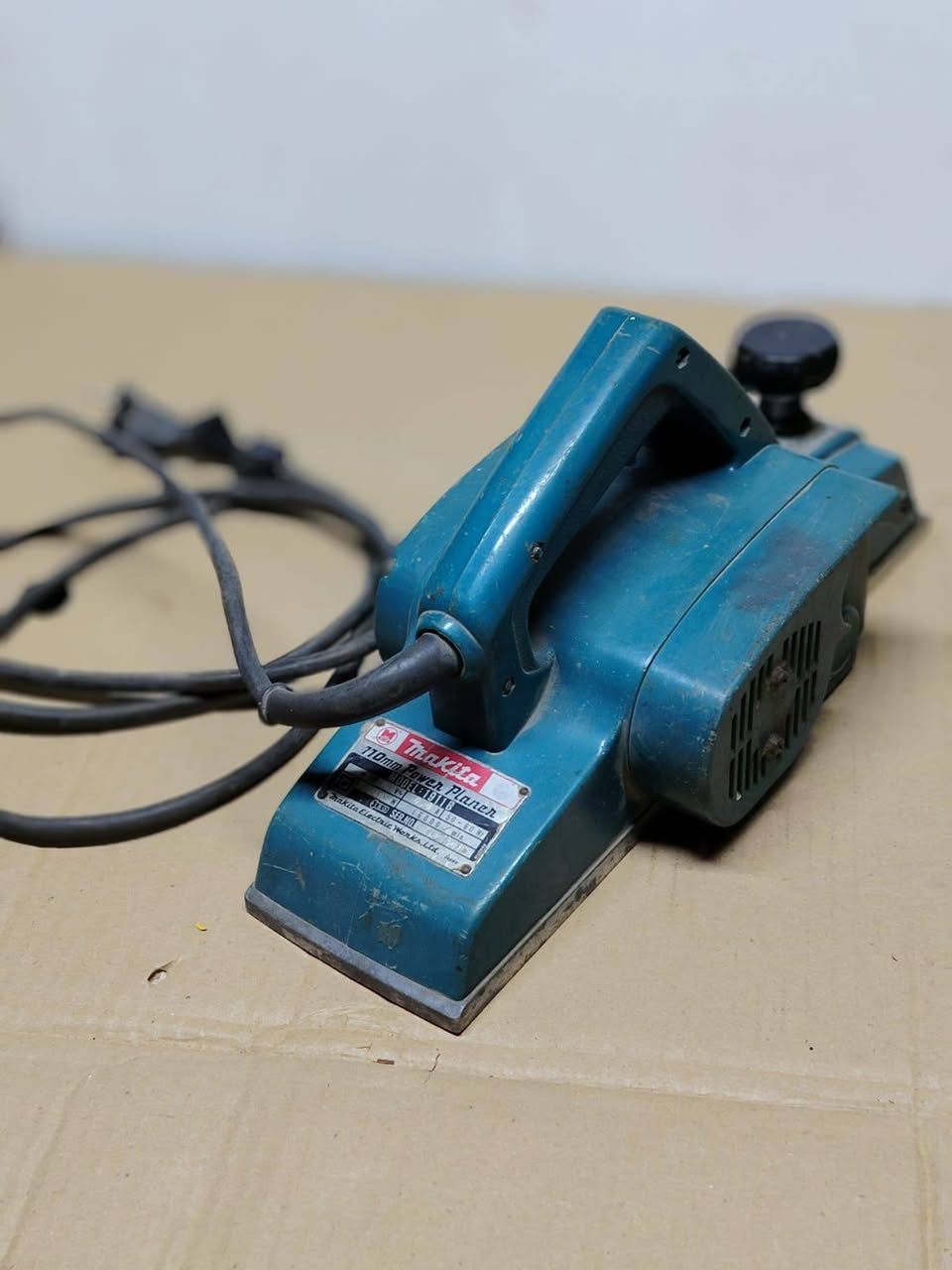 للبيع مكانهن ديوانيه مركز اي استفسار خاص او الانتصال ***********
