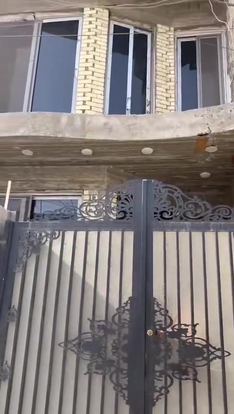 سلام عليكم دار لبيع مساحه 100متر طابو صرف 
عنوان شهداء العبيدي شارع قريب مطعم العائله
تصال ***********
