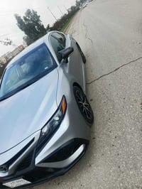 بيع فقط كامري 2023مواصفات seرقم نينوئ حادثه قطعتين ونص بدون دواخل شرط ...