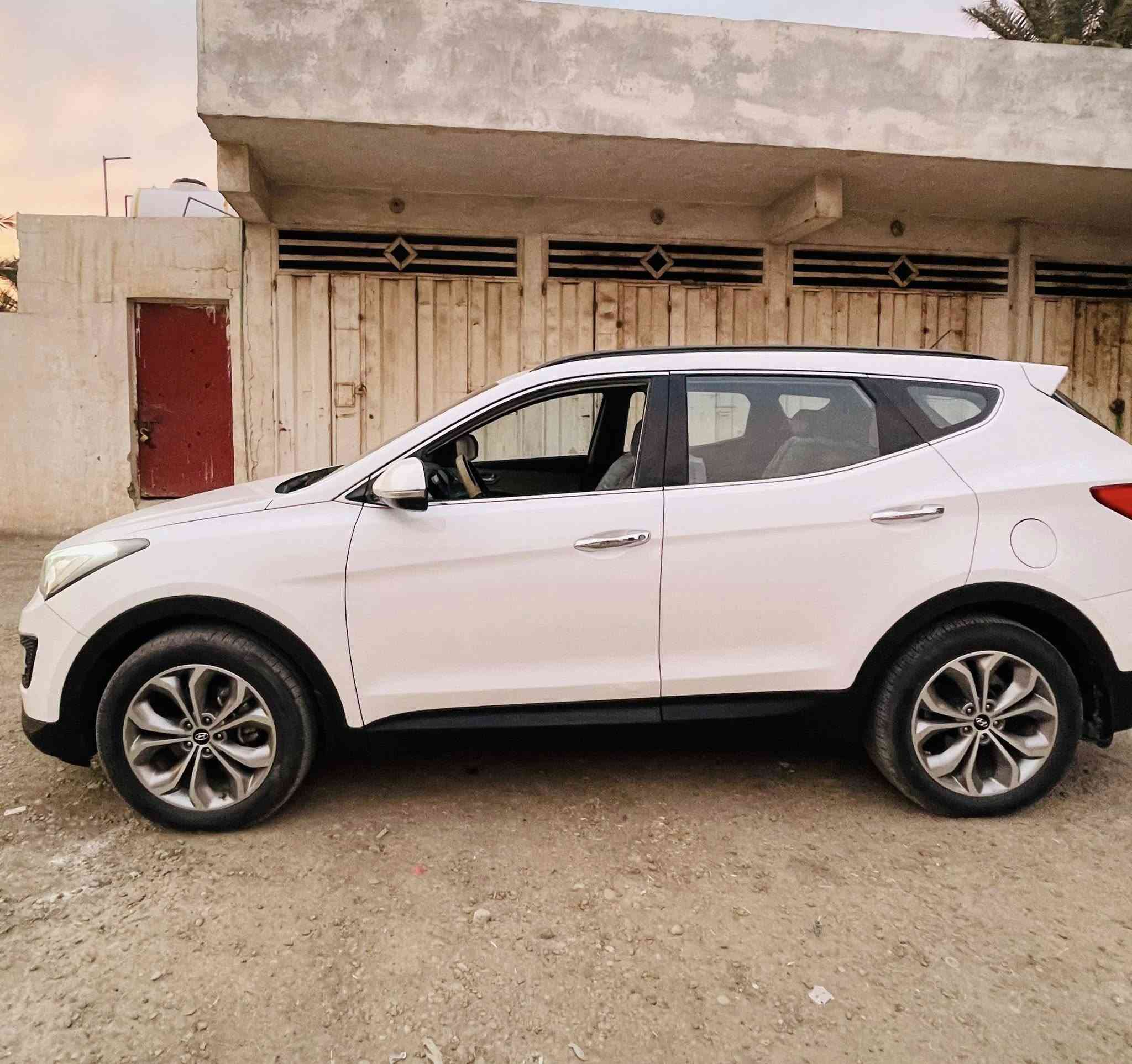 سنتافيه 2014 خليجي
• مكينة 6 سلندر

 • 3 قطع تبريد

 • 7 ركاب

 • فور ويل (دفع رباعي)

 • بصمة تشغيل

 • شاشة + تحكمات

 • السيارة مكفولة من الصبغ والضربة

 بيهه بارد شوي كد شبر 

مكاني بغداد المعامل العماري

السعر159

0773 196 8651
