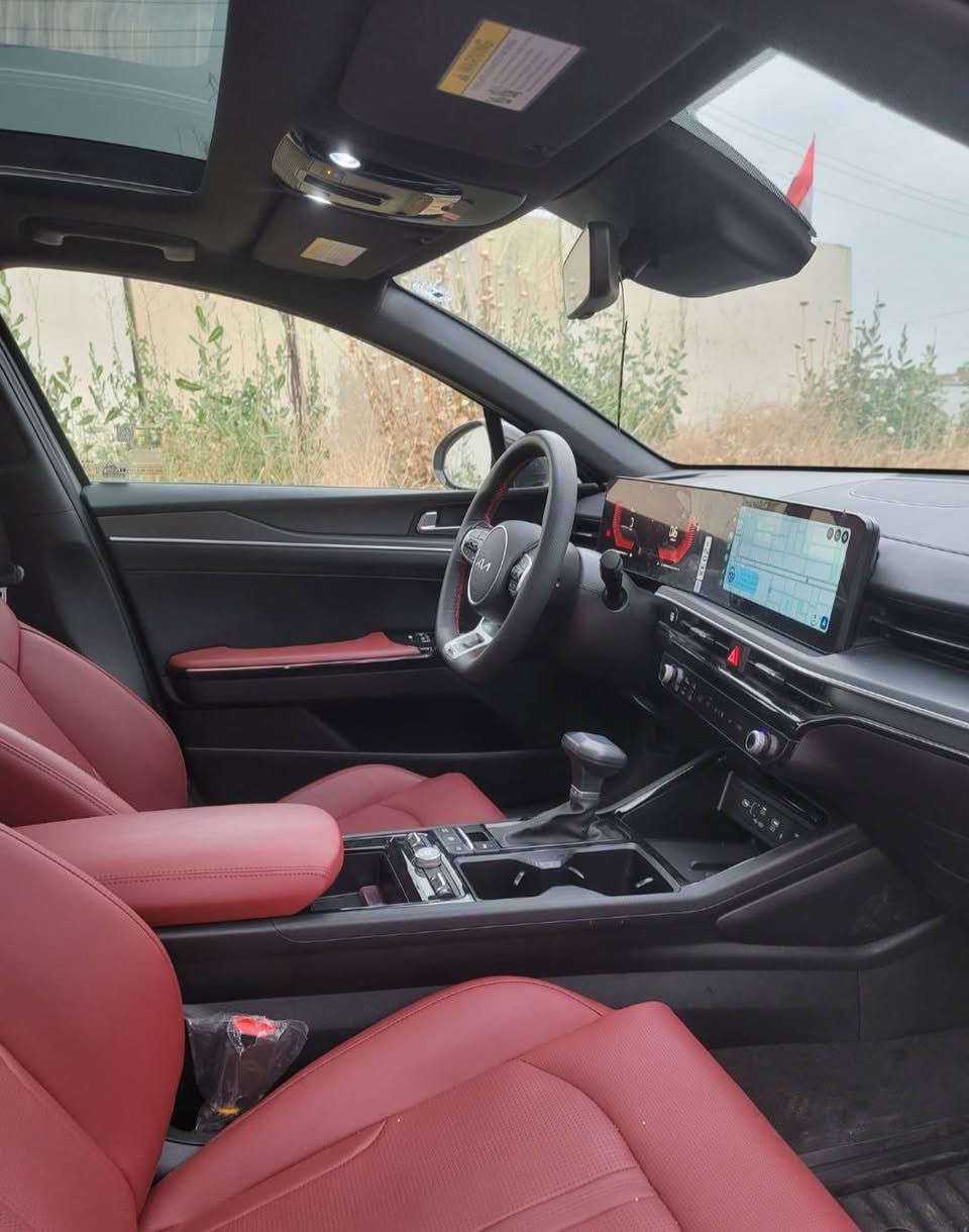 السلام عليكم 
للبيع كيا K5 GT Line موديل 2025 وارد امريكي 
فول مواصفات للاخير ماشية (7500) كيلو متر 
رقم اربيل بااسمي ترقيم جديد وهزة جديدة
الحادث جاملغ الامامي جهة اليمنة وشبر من حافة البنيد صبغ  ايرباك تكمة وكشن فقط
المواصفات 
بصمة وتشغيل عن بعد
فتحة بانوراما
المحرك 2500 تنفس طبيعي
كير 8 نمر
كشنات جلد
كشن كهرباء + تدفئة كشنات 
تدفئة ستيرن 
رادار امامي وخلفي وجانبي 
نقطة عمياء 
قيادة ذاتية وتحديد مسار 
شاشة كبيرة متصلة 
ابل كار بلي واندرويد اوتو واير ليس 
داخل احمر بلادي 
حساسات امامي وخلفي 
كامرا خلفية 360 درجة
وباقي المواصفات المعروفة

السعر  (222 ورقة) وبيها مجال مكاني بغداد 
للاتصال *********** محمد
