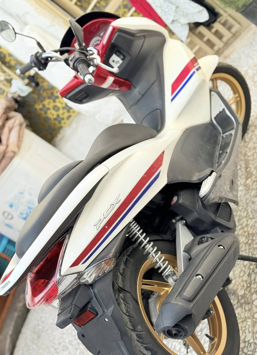 سلام عليكم شباب دراجه بي سي اكس البيع مال رمبه صار شهرين نزله كفاله عامه ***********
