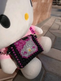 حقيبة/حقائب  جنط خرز حسب الطلب  سعر الحقيبة حسب حجمها   اللون و الحجم ...
