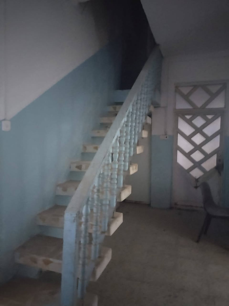 @الجميع @إشارة دار للايجار
160 م الايجار 475
نجف حي سلام شارع المطبات يحتوي ع غرفتين وصاله وستقبال ومطبخ وصحيات،،، *********** راسلوني واتساب
