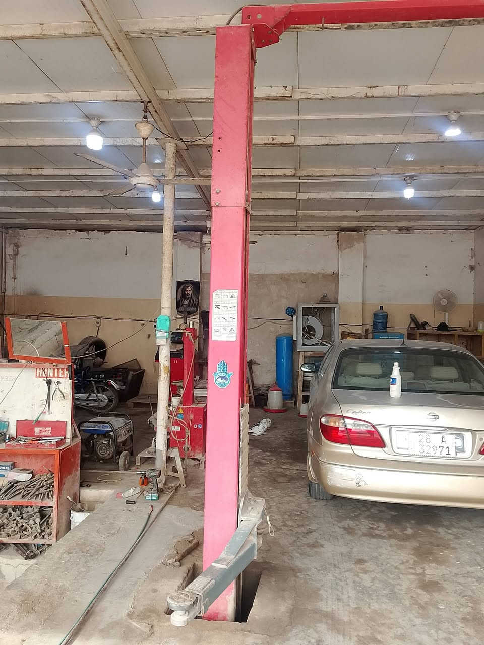 لبيع  جك LAUNCH رافع سيارات الجك نضيف يرادله فقط جبنات مكان كربلاء السعر  خابر عل رقم ***********
