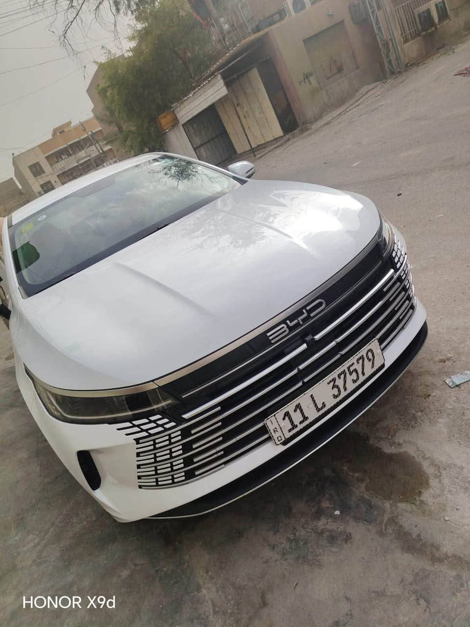 المواصفات:

* شاشة كبيرة

* شاشة عدادات

* كير ماوس

* مثبت سرعة

* تحكم من الستيرن

* كامرة دوارة

* بصمة + كارت دخول

* وباقي المواصفات المعروفة بالسيارة

إضافات السيارة:

* مصروف عليها 3 ورقات فوق سعرها

* أرضيات حوضيات نوع 5D

* غلاف ستيرن

* تغليف كشنات

* أرضيات كاربت فوق الحوضيات

* شاحن سريع غير الأصلي المرفق مع السيارة

* محدثة إلى آخر إصدار

* برامج كاملة (ويز، واتساب وغيرها)

* متجر متكامل لتنزيل البرامج والتطبيقات

السيارة خير من الله ومفولة، جاهزة للاستخدام مباشرة.

📍 الموقع: بغداد – بغداد جديد 

🚗 ا كم (اربع آلاف فقط)


**إذا كنت صاحب هذا الإعلان وتريد حذفه لأي سبب، رجاءا أرسل رسالة إلى الدعم الفني**