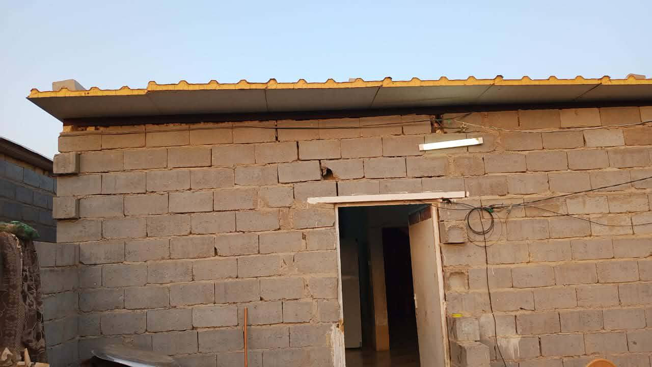 @إشارة 
بيت في حي عداي بل زراعي تحويل فقط مكاتبه مساحة البيت٢٠٠ متر 
بشارع بيت شوكه قرب المولدة قريب على الشارع البيت ركن 
للاستفسار الاتصال على الرقم 
***********
