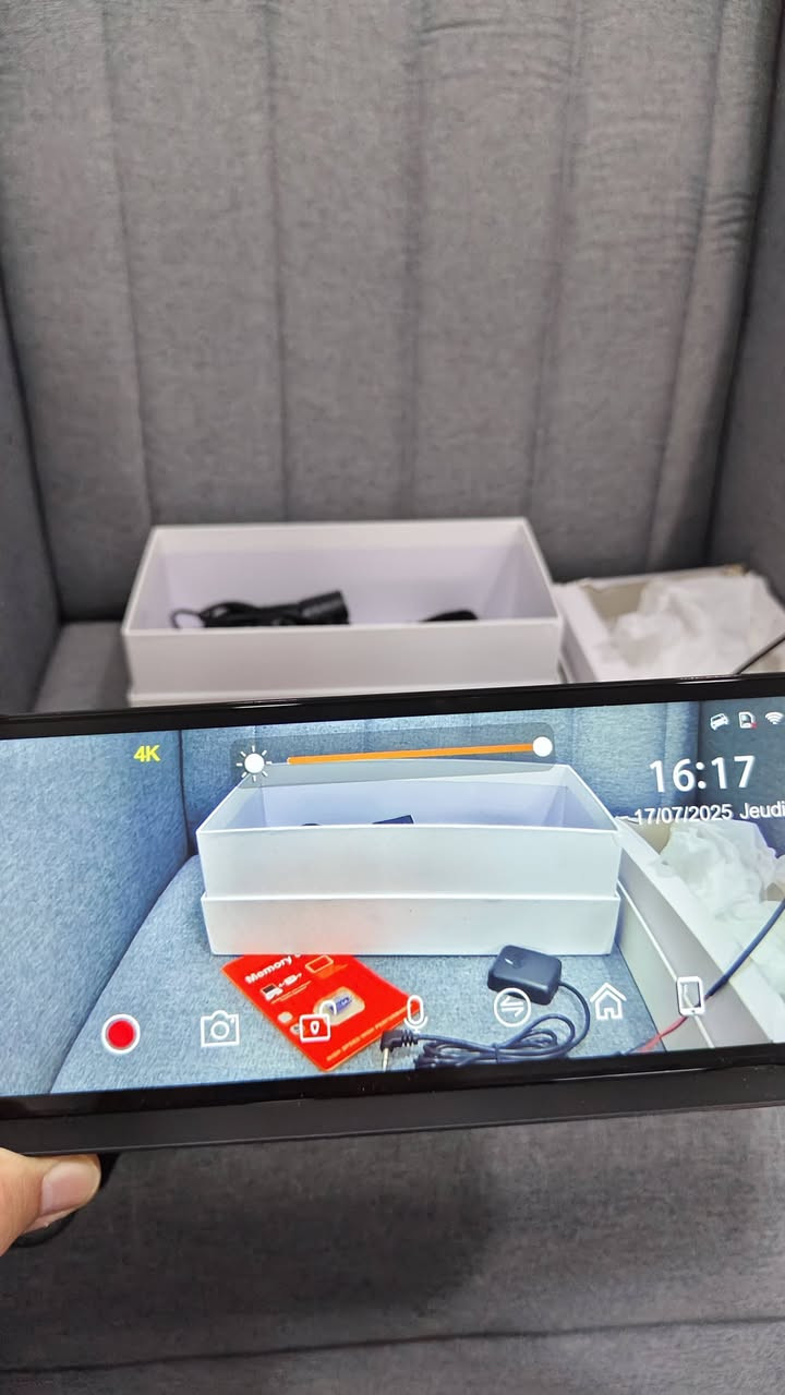 السلام عليكم 
شاشة مال سيارة و داش كام على داشبول قياس 11.26 اينج كاميرا امامية ديقته 4k ,مال بالة امزون اوروبي بدون ترهيمات نيظام اندرويد كاربلي و بلوتوث واي فاي مكان جداحة يشتغل،، يرهم لسيارة 12 فولت و 24 فولت ،كامل ملحقات وياه الرام وياه 

سعر 55 الف

توصيل متوفر كل محافظات


**إذا كنت صاحب هذا الإعلان وتريد حذفه لأي سبب، رجاءا أرسل رسالة إلى الدعم الفني**