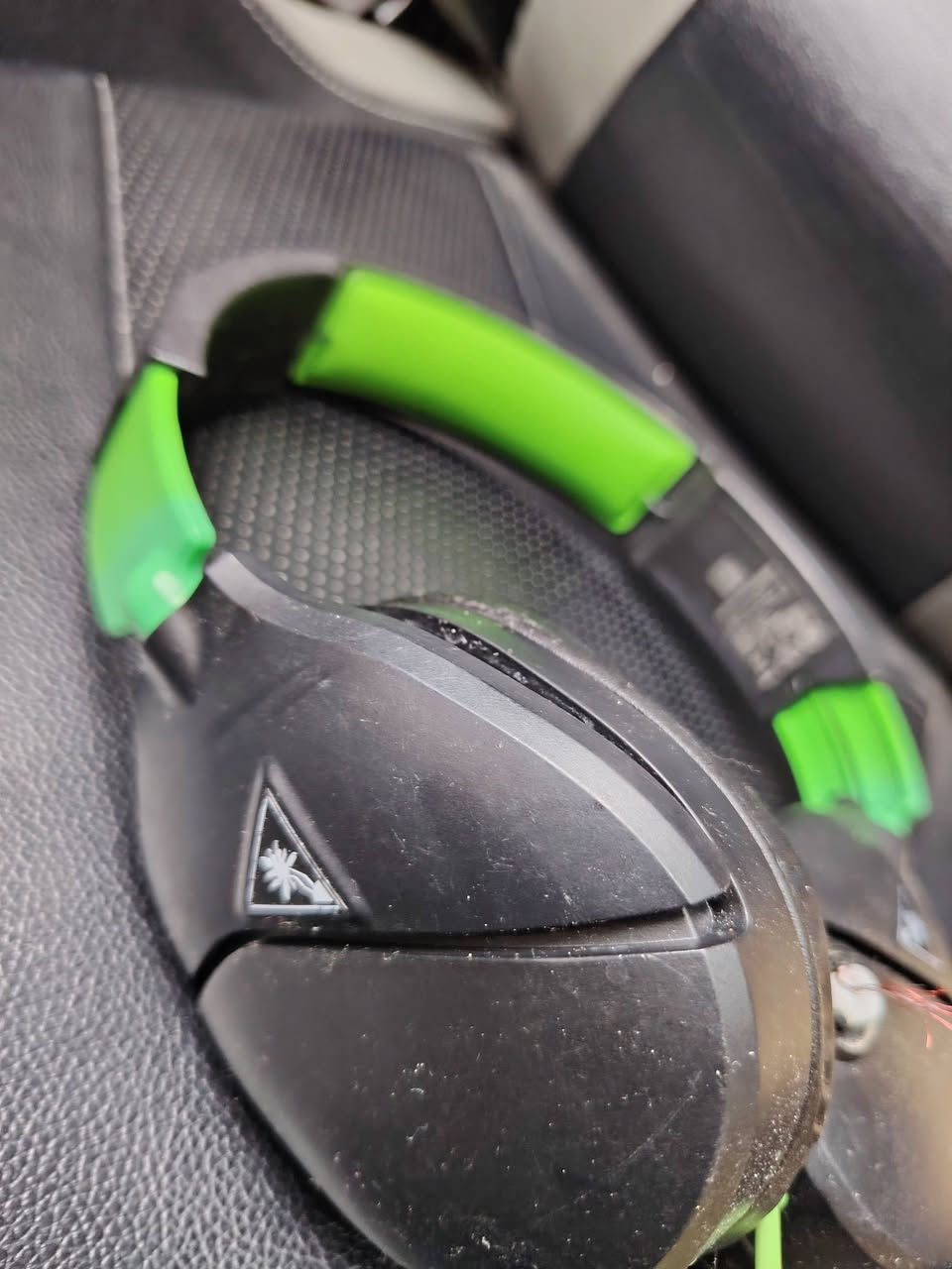 سماعه بااله اصليه صنع فيتنام
واير اواكس
نقص فقط المايك


**إذا كنت صاحب هذا الإعلان وتريد حذفه لأي سبب، رجاءا أرسل رسالة إلى الدعم الفني**