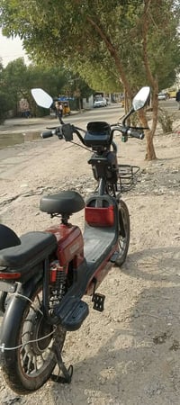 دراجه شحن حجم 20 دراجه نظيفه بطاريات5 دراجه اي نقص ما بها مكان بغداد ا...