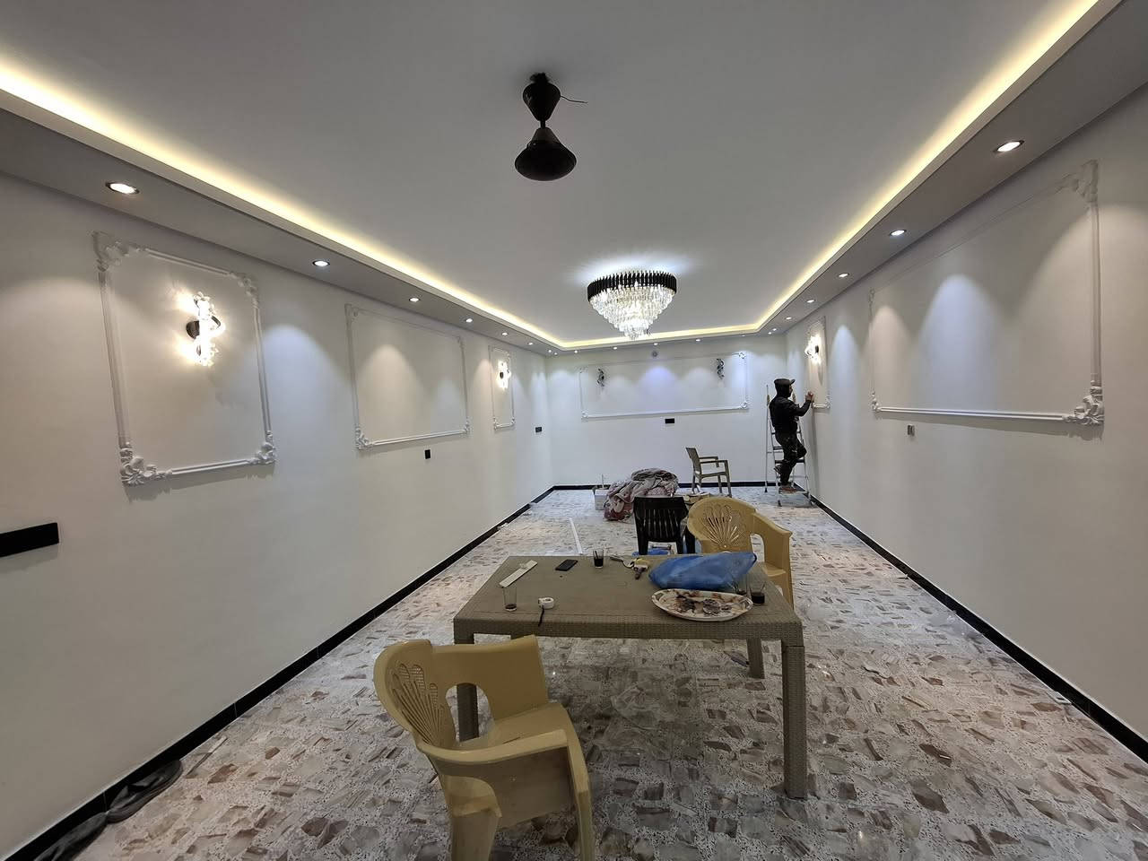 صباغ متفرغ وهذا جزء بسيط من شغلي
***********
