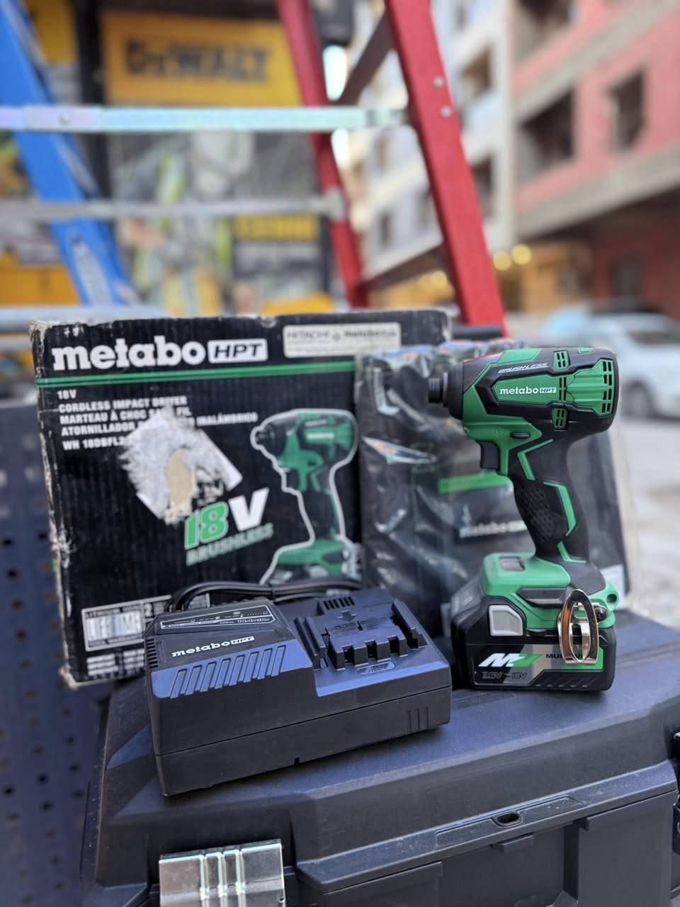 امباكت ميتابو شحن
اصدار حديث مع بطارية متغيرة
وشاحن وحقيبة
جديد غير مستعمل
عنوان كرادة 
للاستفسار خاص 
او وتساب ***********
0781223999
