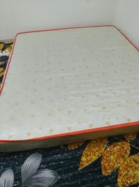 نفرين • سرير