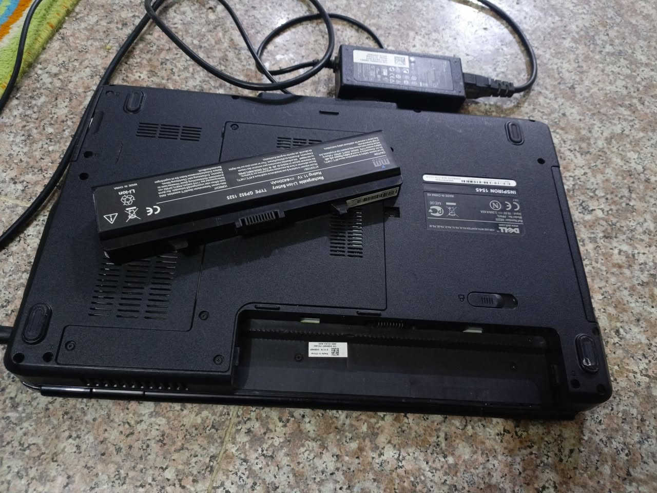 سلام عليكم
حاسبه دل الأصلية مراوس فقط ايباد أو جهاز 

يرداله بطاريه ب 10 الف او 15 الف و تشتغل اله ع كهرباء مباشر ما تشحن يعني 

راسلني خاص


**إذا كنت صاحب هذا الإعلان وتريد حذفه لأي سبب، رجاءا أرسل رسالة إلى الدعم الفني**