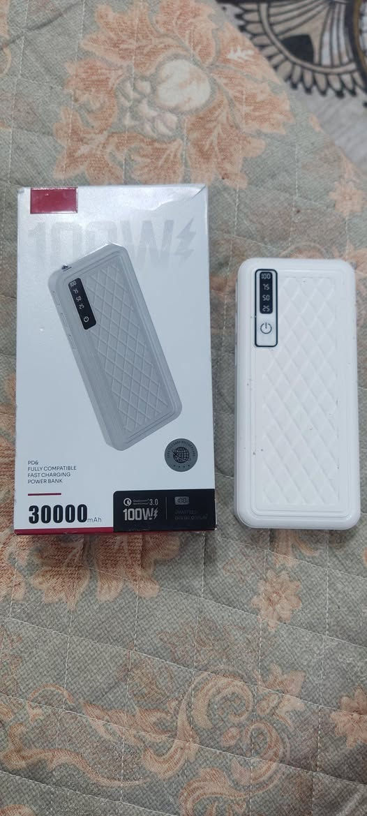 باور بانك امزون سعة 30.000 ملي امبير سعر 15 الف شراي يتصل على الرقم 
*********** عمارة, ميسان
