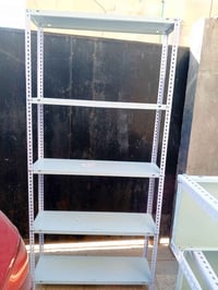 يوجد ٧رفوف من هذا النوع كل رف يحتوي على ٥ طوابق سعر الرف ٤٥٠٠٠ ٠٧٧٣٢١٦...