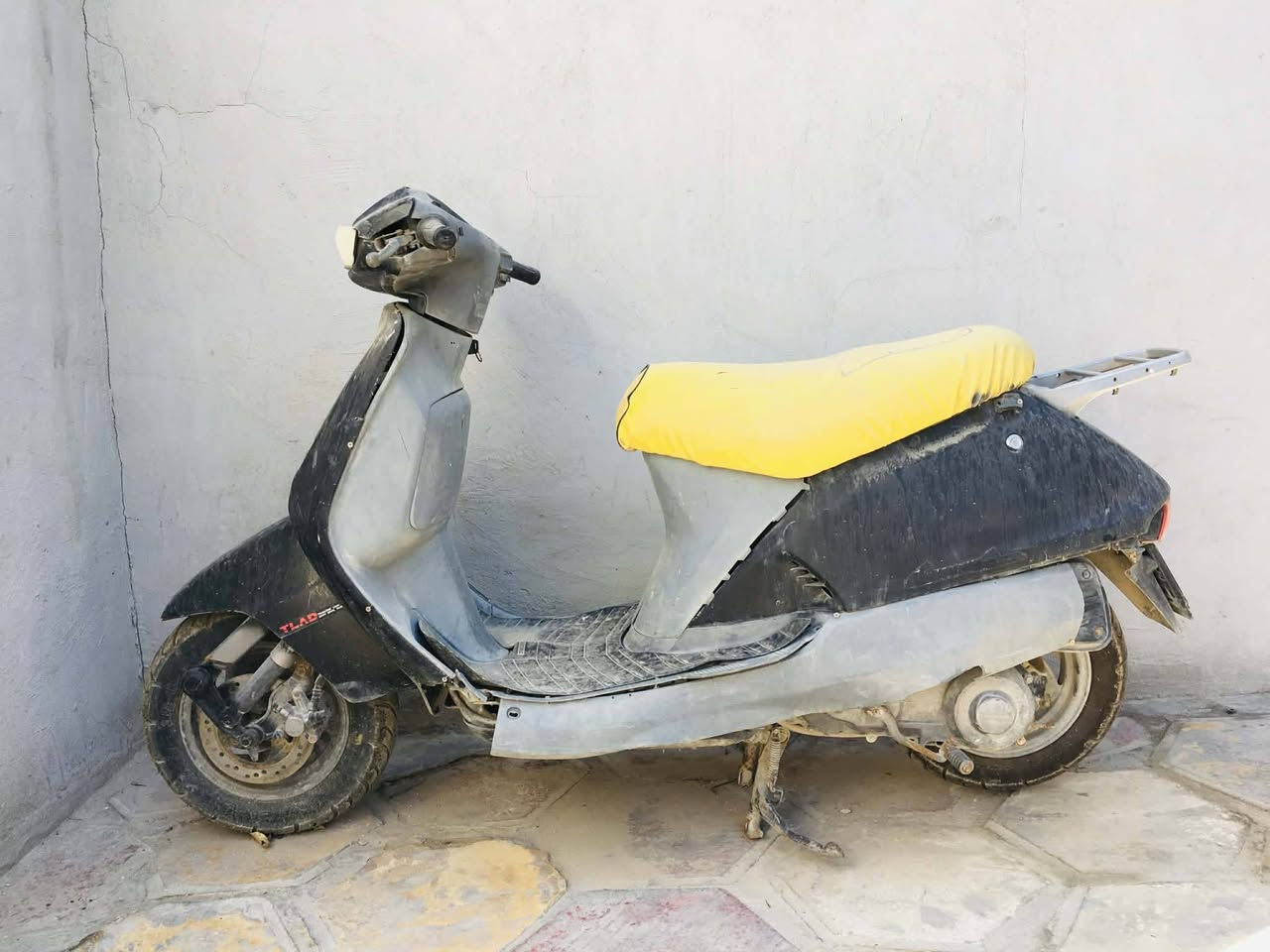 سلام عليكم متاح دراجه زائده عن الحاجه ياباني متروكه شغاله جانت وتاركه من زمان لله يشهد وحالين متشتغل سعره 110 مكاني مناذره رقمي هذا ***********
