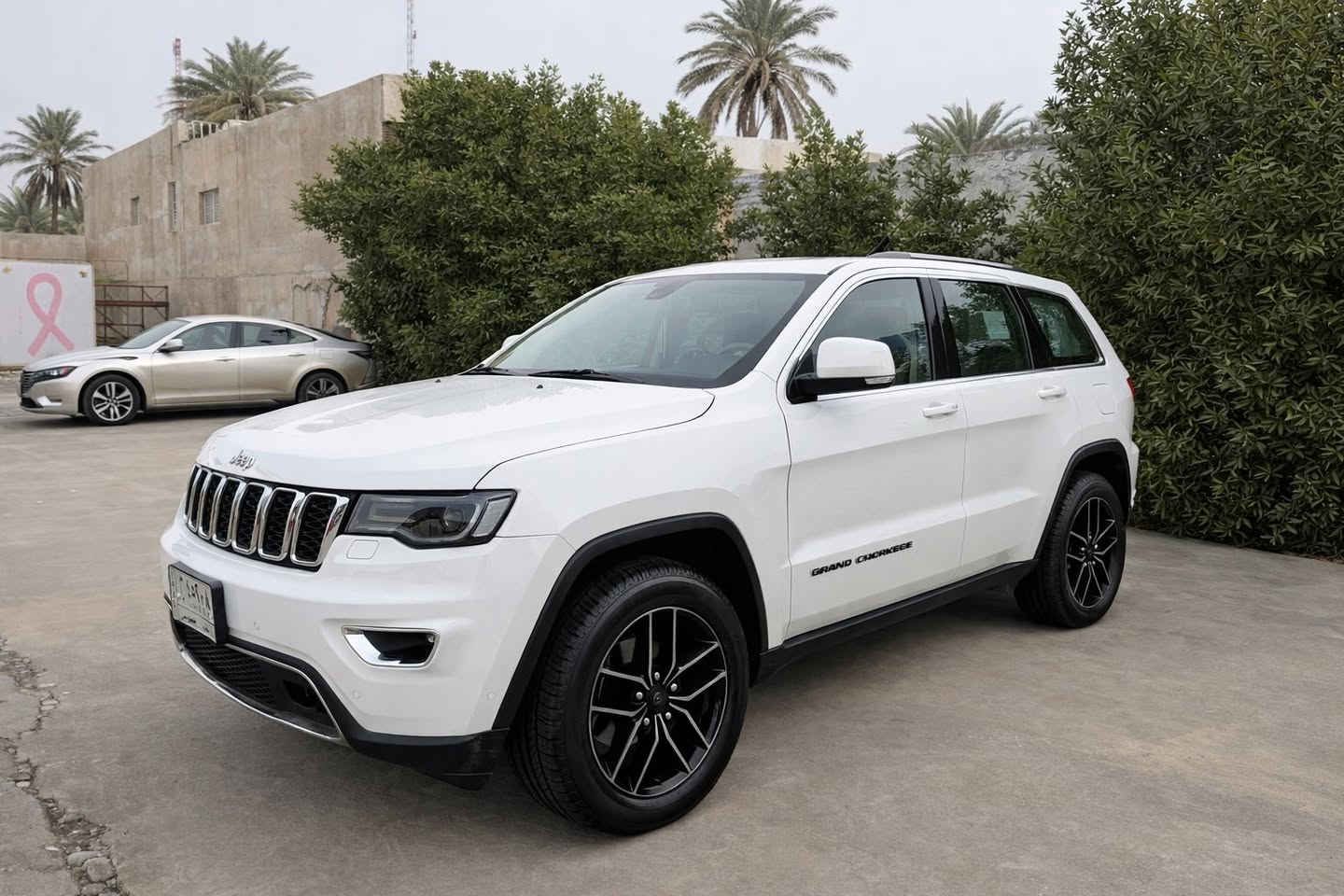 السلام عليكم 
لاريدو ٢٠١٩ خليجي وكالة
رقم بغداد مكانهة ب زيونة  
السيارة تو ويل ، بيهة صبغ جاملغ امامي عكس سايق فقط بدون دواخل و ابواب ثنين صفحة سايق مبدل اصلي وكالة بدون صبغ
الباقي كلشي مكفول مكينة كير تبريد شواصي دواخل 
للأستفسار / ***********
سعر ٢٣٠$
