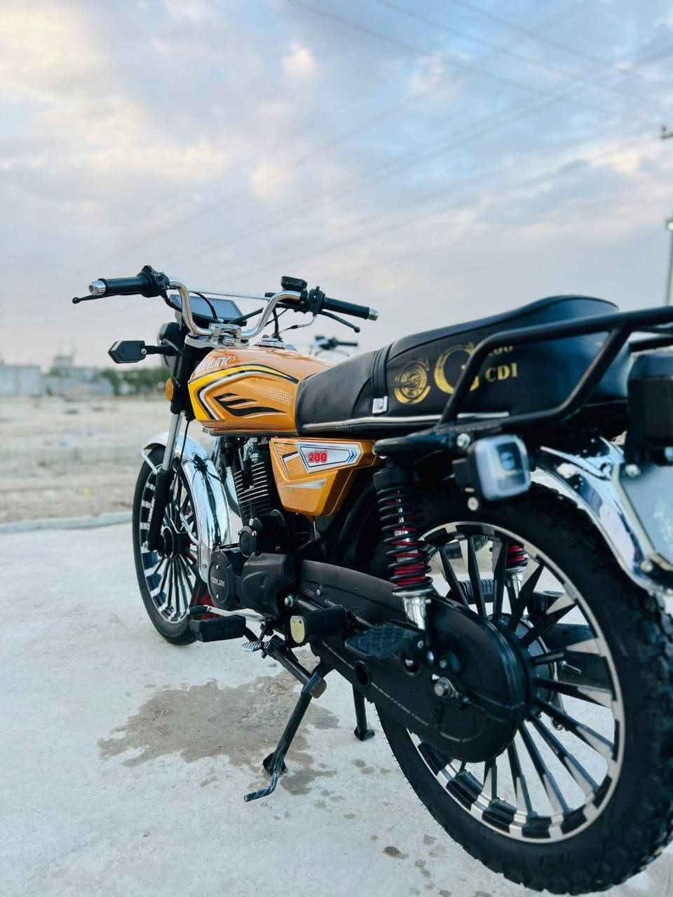 السلام عليكم  دراجه سونك للبيع موديل 25 اوراق بغداد مكان واسط العزيزيه   انتصل  وتدلل ***********
