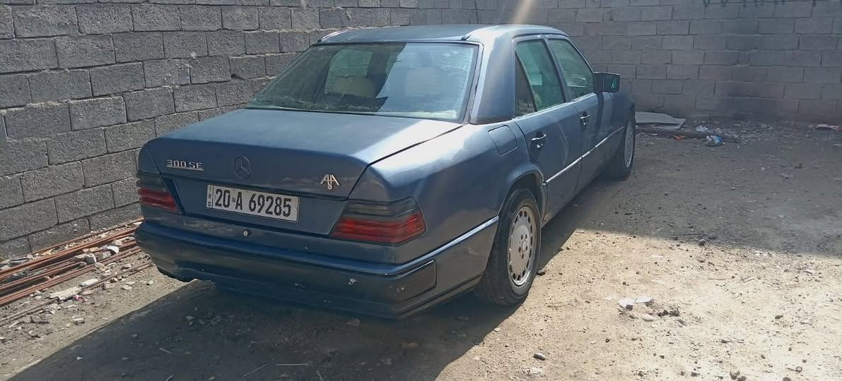 سلام عليكم  مارسدس دبه 300 مكينه 3000فقتي شرط مكينه وكير بجيس مديل88 رقم دياله انكليزي جديد تحويل ثاني يوم سياره بسمي 
شواصي سليمات قواعد دبل سليمات براكيت سليم  
كهربايات كله شغاله 
تخم تايرات امامي خلفي جديد
تبريد كامل جديد مشتغله بيدي قبل شهر  طك عندي الفريز او عفته ما سويته السعر 43 لا تخابر اذا ما تقره تفاصيل
رقم ***********
