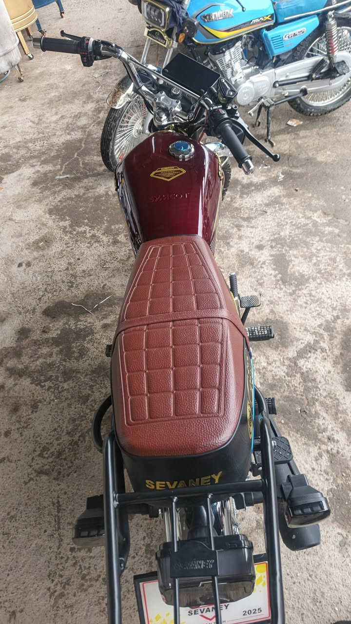 السلام عليكم 
ماطور سافين موديل ٢٥ بعدو جديد ماشي ٣٠٠ كيلو بس 
محرك ٢٠٠ سعر ٨٢٥ موجود خاص وهذا رقمي *********** 
الي مو شراي اطلع كبل لاتكسر بمال العالم
