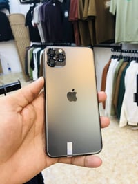 ايفون ١١ برو ماكس • ٢٥٦ • نضافه