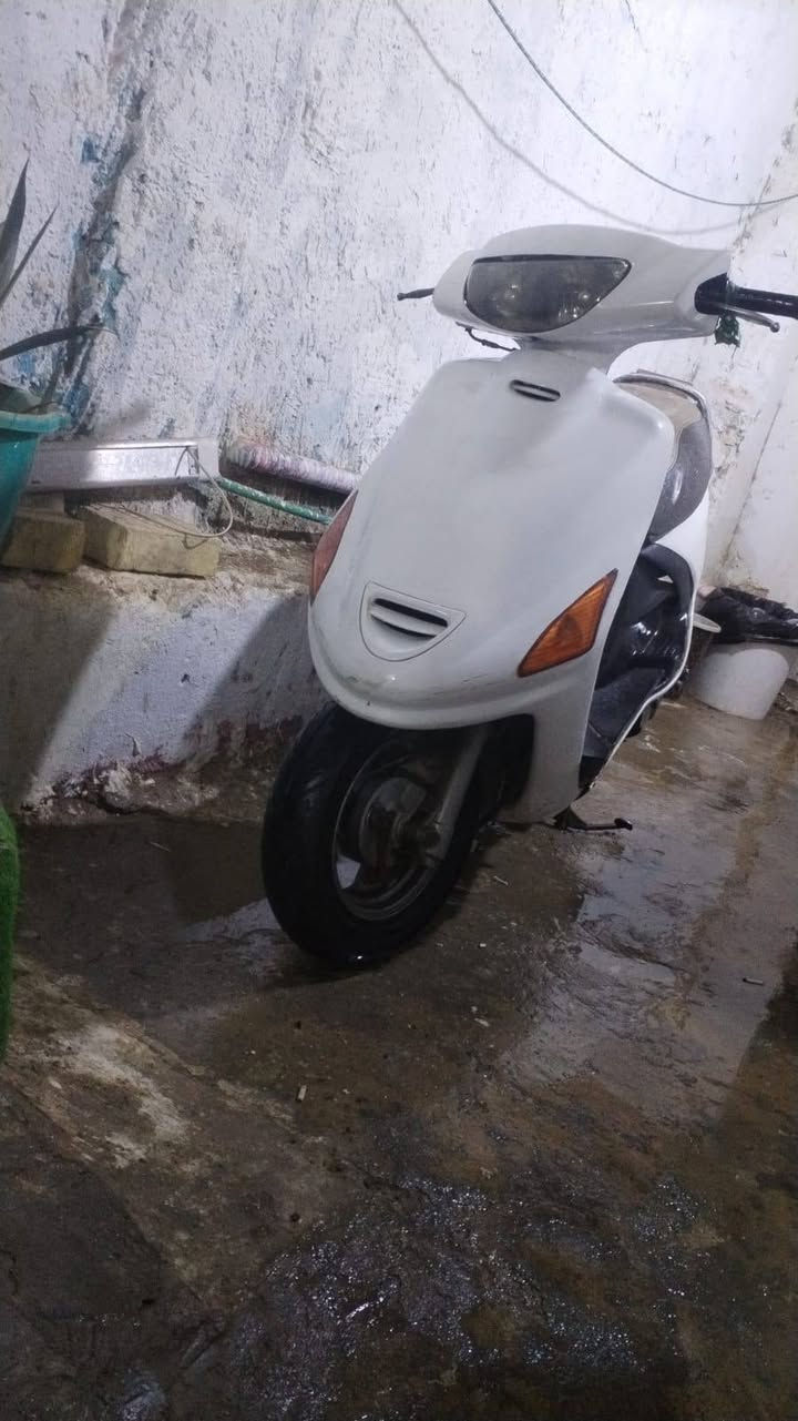 السلام عليكم دراجه فراشه نظيفه محرك ما مفتوح دراجه على الفحص العنوان ديوانيه الاسكان كهربائيات شغاله سعر 375 والشراي بخير يتدلل الرقم ***********
